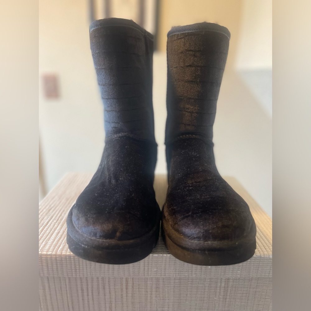 UGG Crushed Velvet Boots Size 9